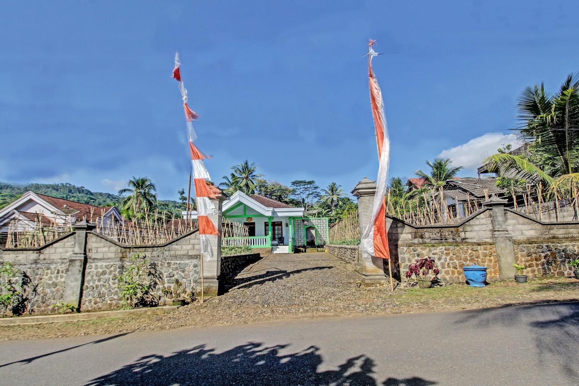 Spot On 91214 Desa Wisata Pandean Hotell Trenggalek Exteriör bild
